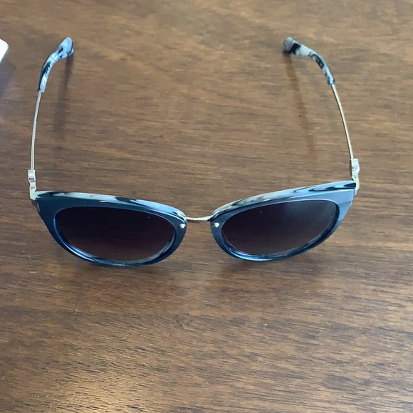 MK sunglasses - Picture 4 of 4